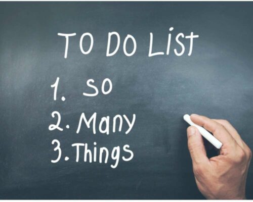 How to make a to do list work: This post goes over the best tricks to make a meaningful to do list for work.